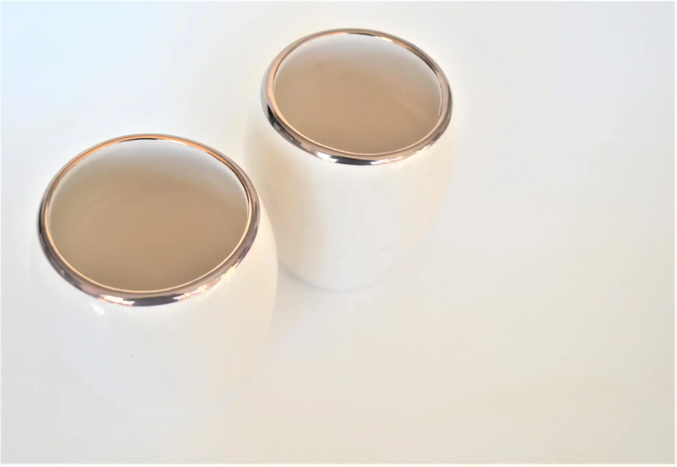 White and 22k Gold Infinity Wine Chiller - Image 5