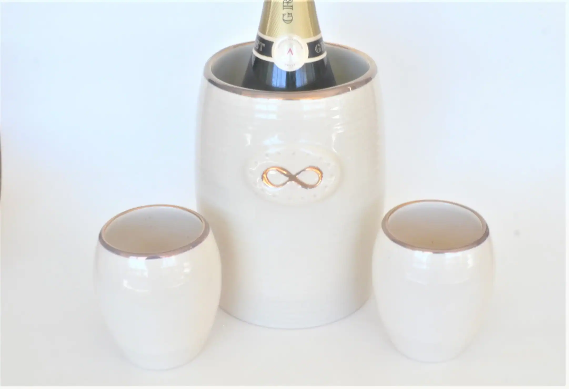 White and 22k Gold Infinity Wine Chiller - Image 3
